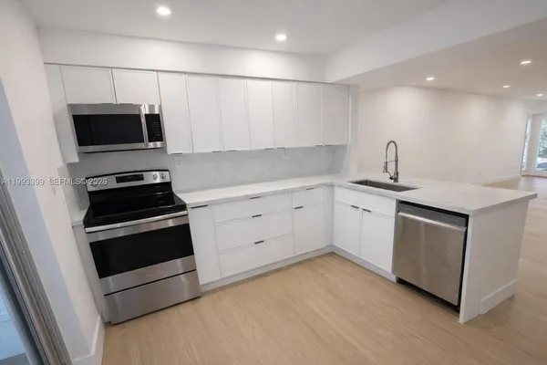 $3,950 | 937 Michigan Avenue, Unit 4, Miami Beach, FL 33139