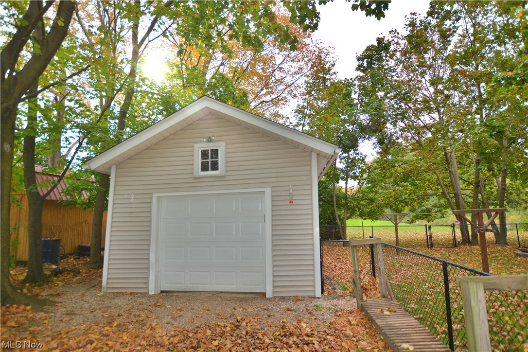 6659 Madison Road Thompson, OH 44086 - Photo 4 of 25