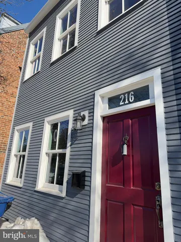 $4,495 | 216 South Henry Street, Alexandria, VA 22314