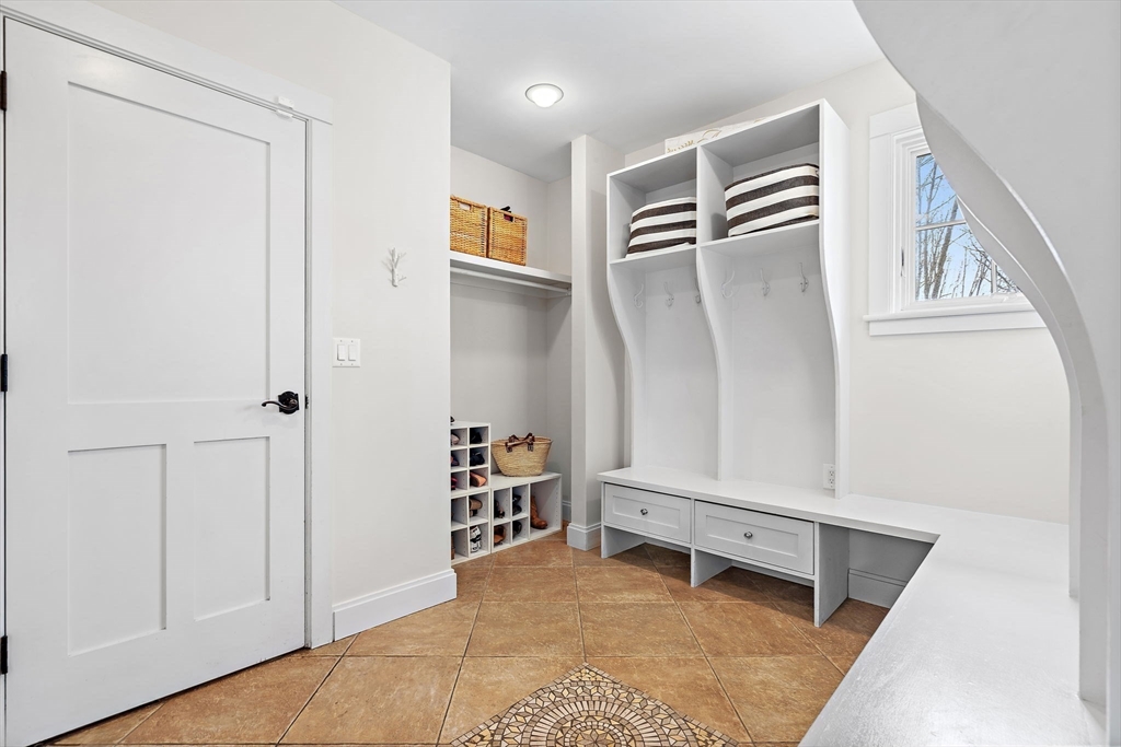 152 Partridge Lane Concord, MA 01742 - Photo 16 of 38