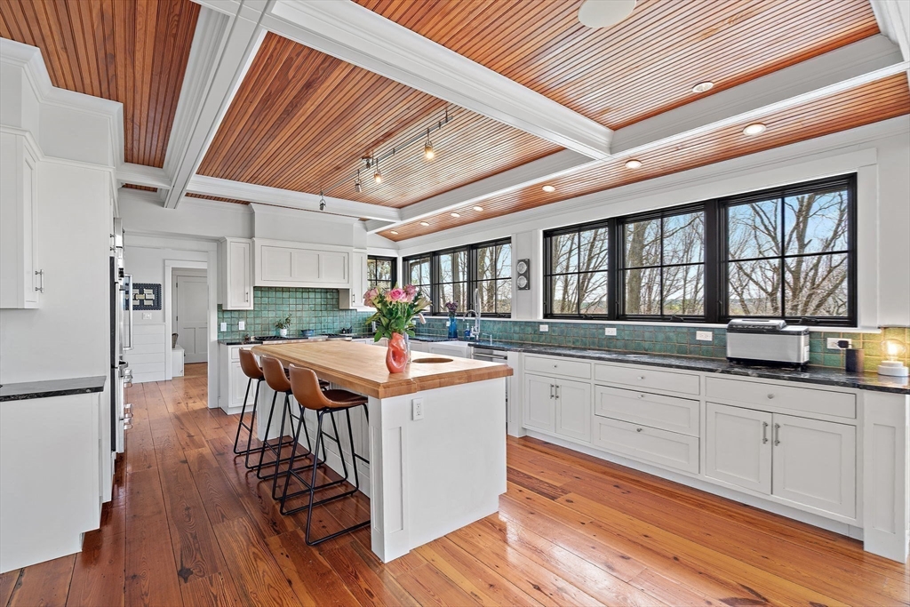 152 Partridge Lane Concord, MA 01742 - Photo 5 of 38