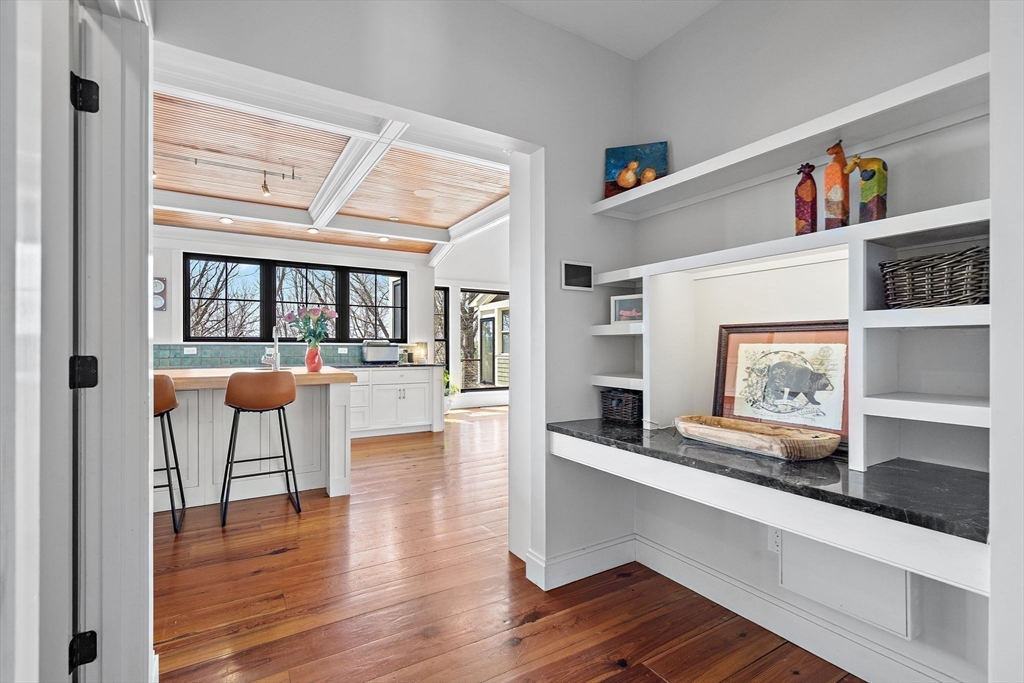 152 Partridge Lane Concord, MA 01742 - Photo 8 of 38