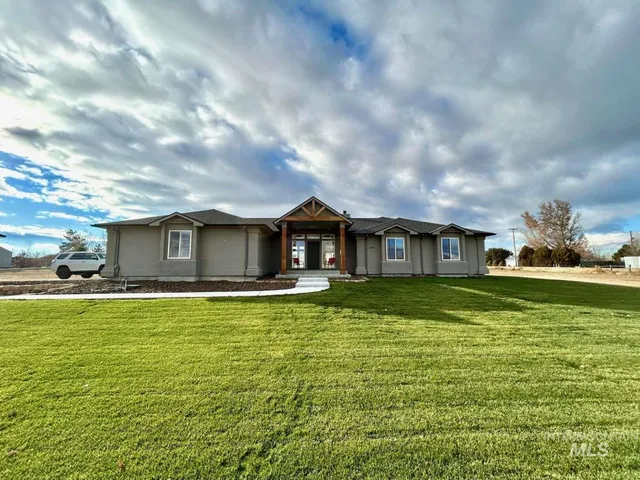 $850,000 | 6975 J & S Circle, Nampa, ID 83686