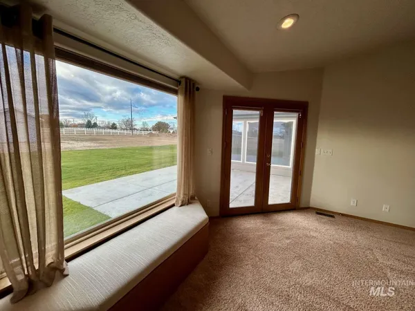 $850,000 | 6975 J & S Circle, Nampa, ID 83686