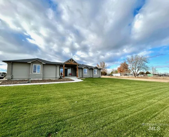 $850,000 | 6975 J & S Circle, Nampa, ID 83686