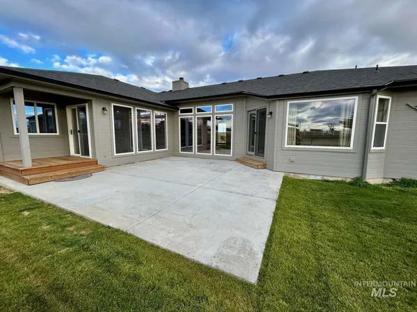 $850,000 | 6975 J & S Circle, Nampa, ID 83686