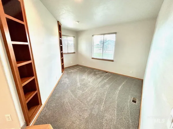 $850,000 | 6975 J & S Circle, Nampa, ID 83686