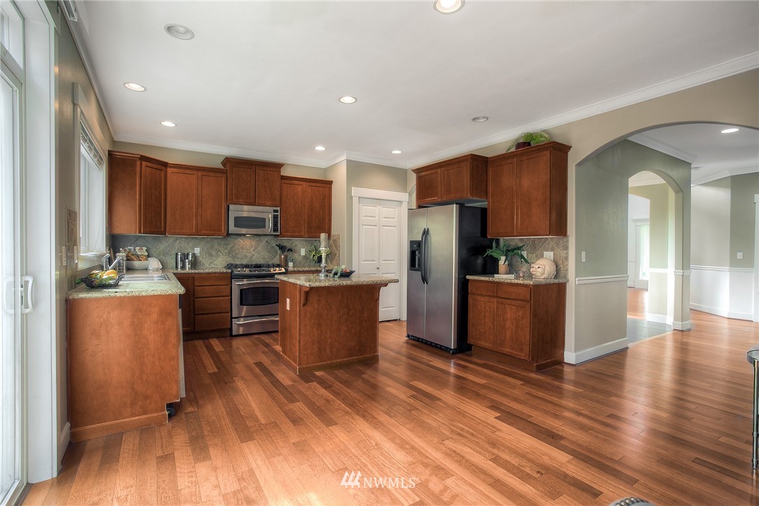 22721 44th Drive Southeast Bothell, WA 98021 - Photo 3 of 24 Gallery Image 3