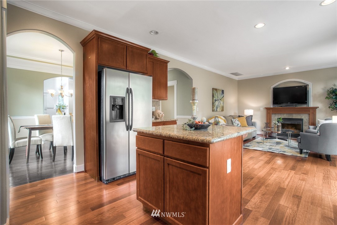 22721 44th Drive Southeast Bothell, WA 98021 - Photo 4 of 24 Gallery Image 4