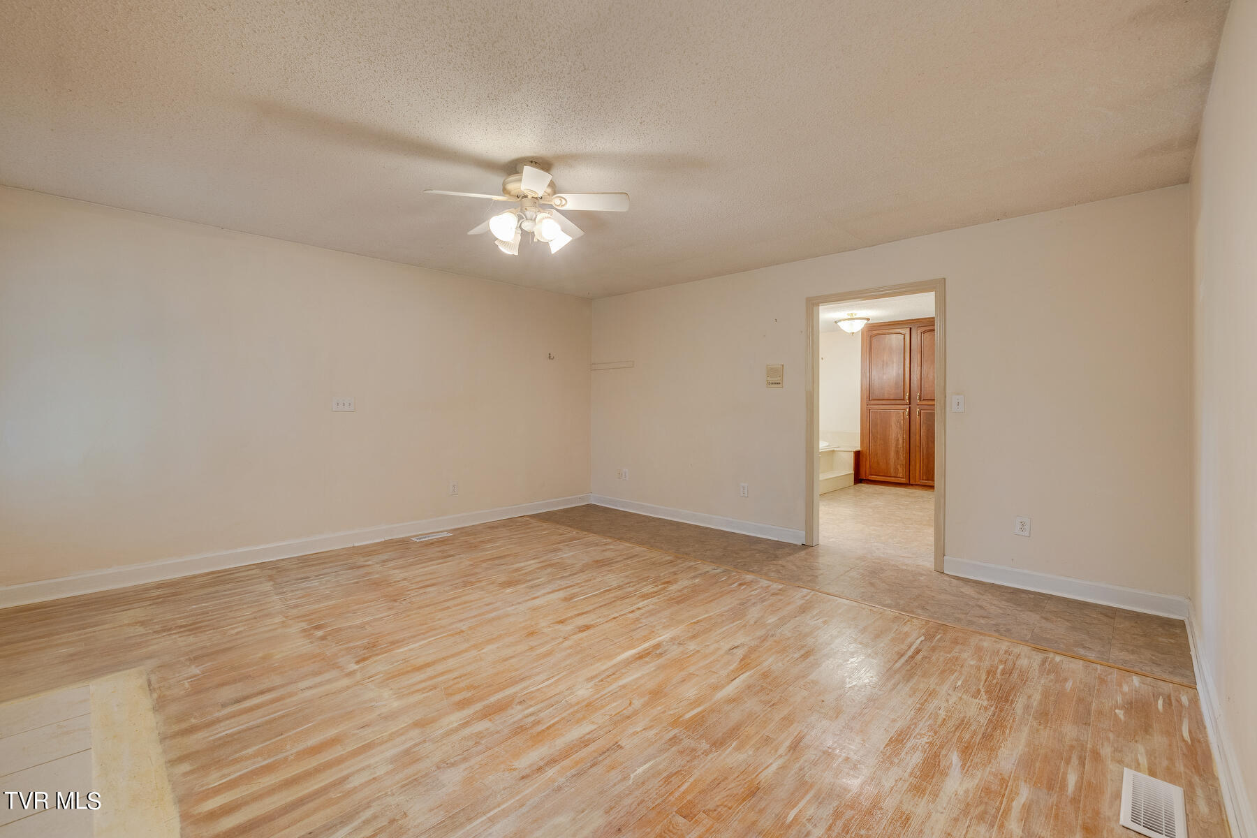 801 Ridgecrest Road Johnson City, TN 37604 - Photo 35 of 73 Master Bedroom