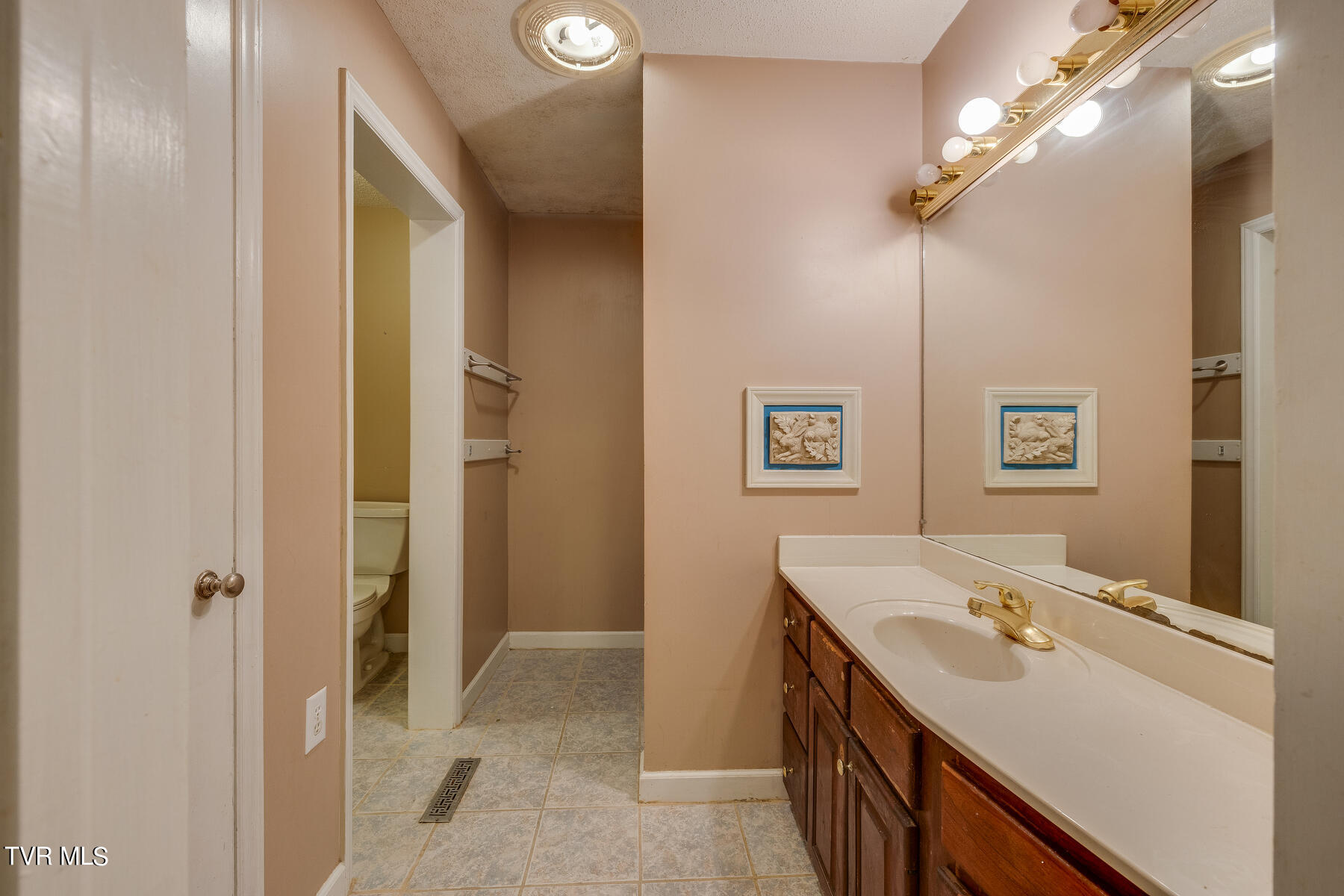 801 Ridgecrest Road Johnson City, TN 37604 - Photo 47 of 73 Full Bathroom