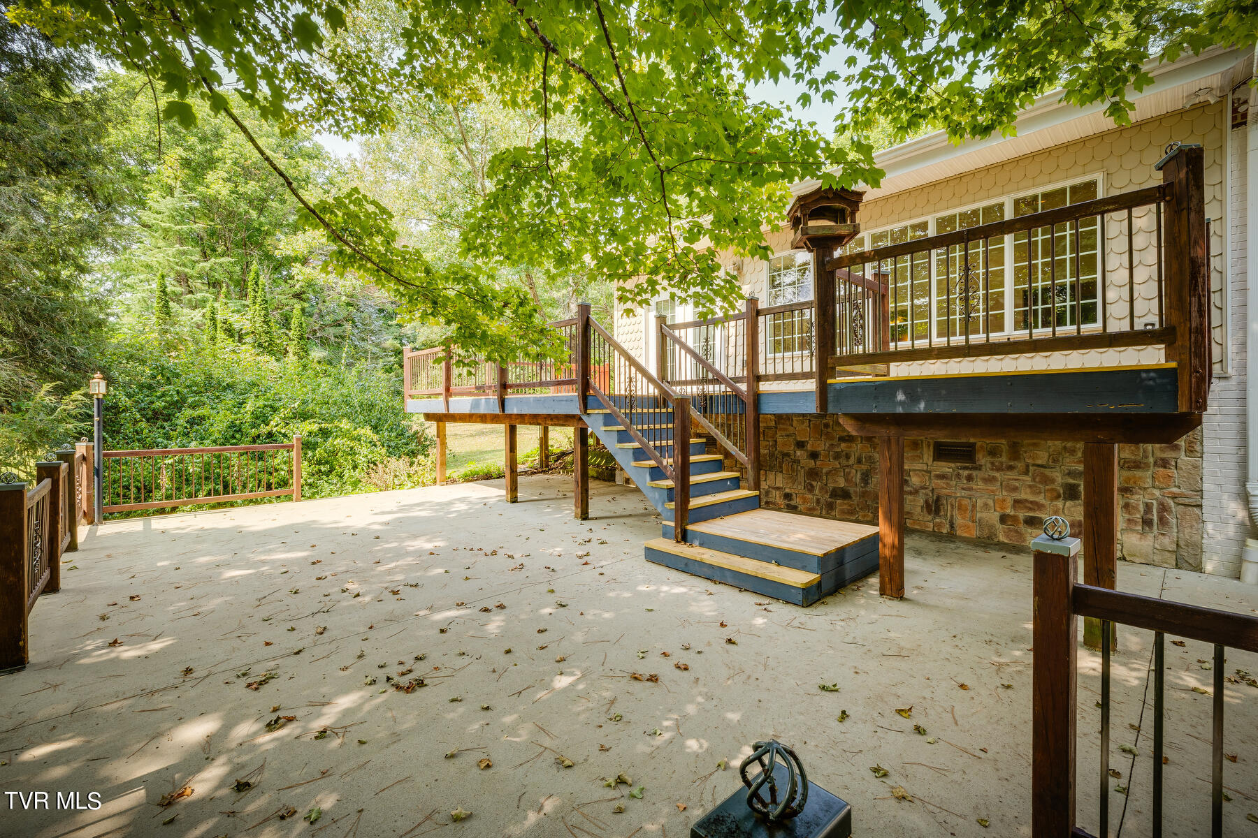 801 Ridgecrest Road Johnson City, TN 37604 - Photo 8 of 73 Patio
