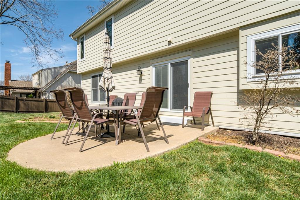 8336 Rosehill Road Lenexa, KS 66215 - Photo 50 of 55