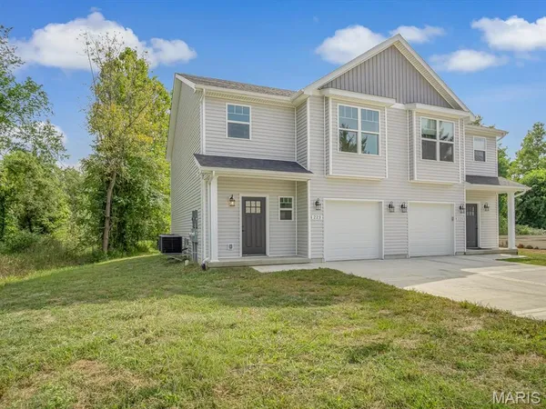 $269,000 | 223 Shoreline Drive, O'Fallon, IL 62269