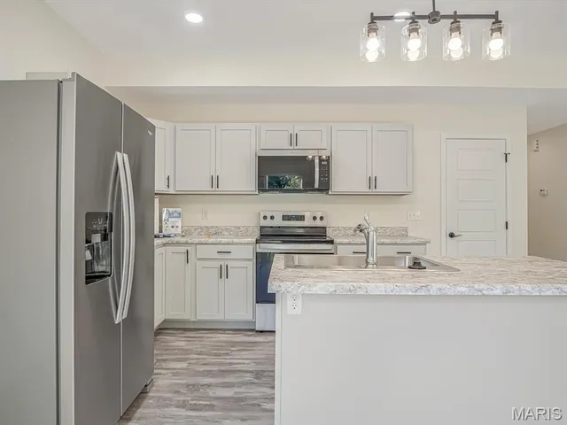 $269,000 | 223 Shoreline Drive, O'Fallon, IL 62269