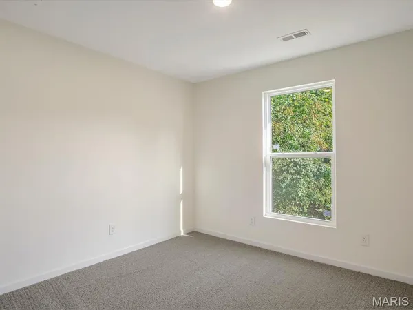 $269,000 | 223 Shoreline Drive, O'Fallon, IL 62269