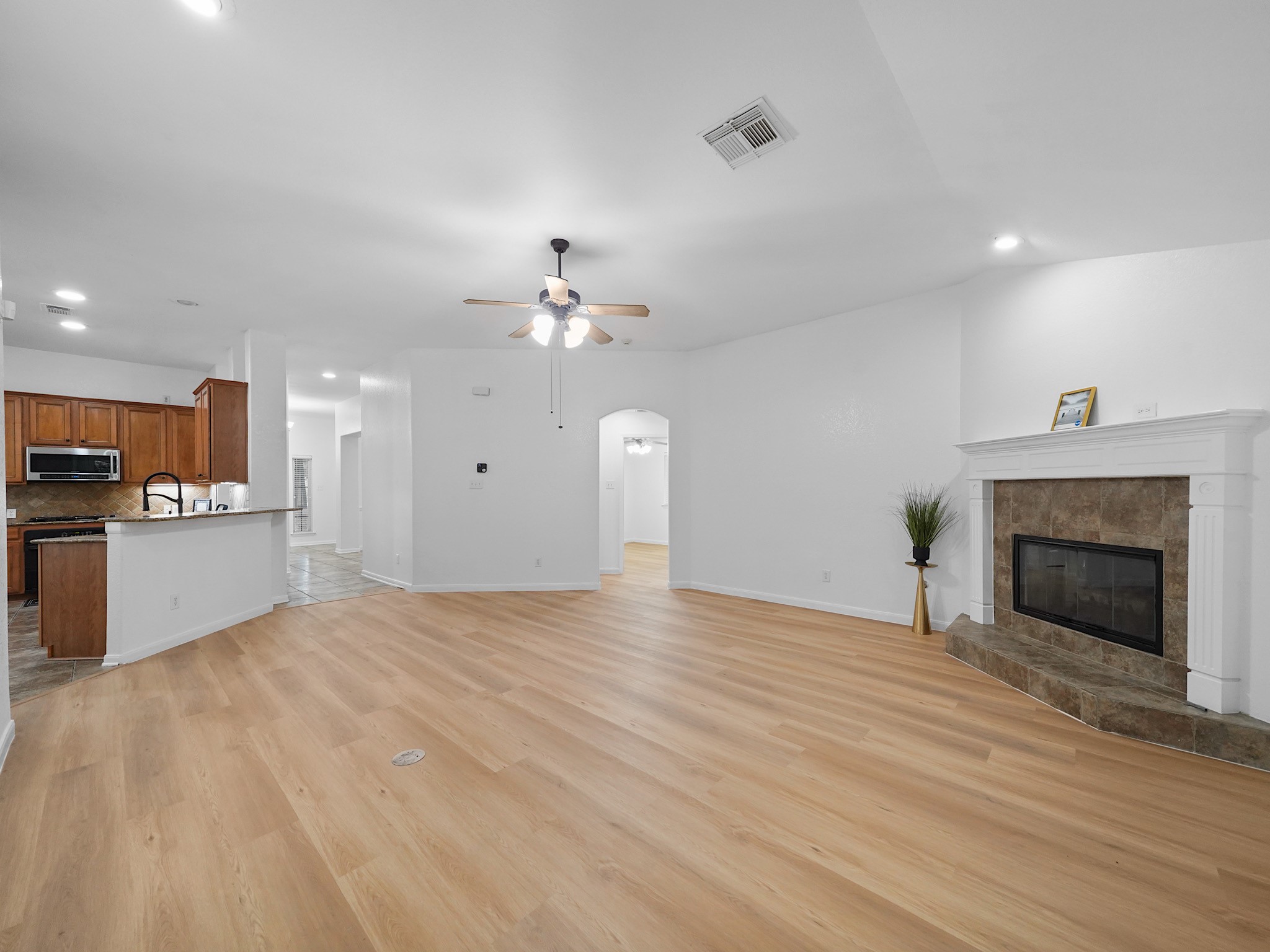 5614 Valley Scene Way Spring, TX 77379 - Photo 10 of 24 Gallery Image 10