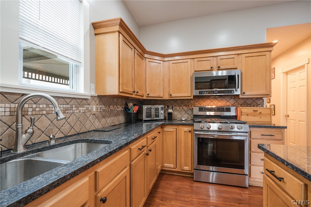 12 Cayuga Street Auburn, NY 13021 - Photo 6 of 27