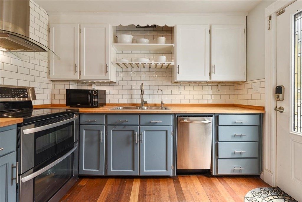 6 Old Road Salem, MA 01970 - Photo 3 of 22 Gallery Image 3