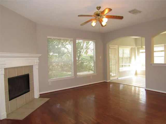 $2,395 | 3519 Englewood Drive, Pearland, TX 77584