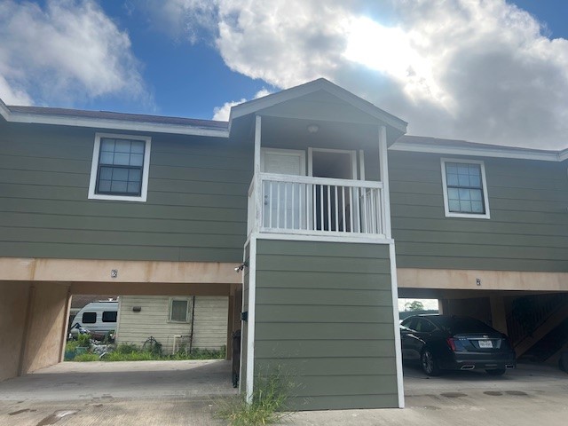 1226 North 5th Street, Unit 3 Kingsville, TX 78363 - Photo 2 of 10 a front view of a house