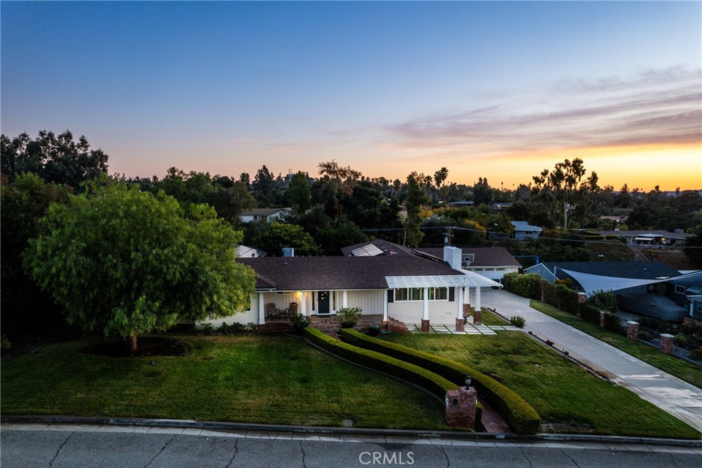 632 East Mariposa Dr