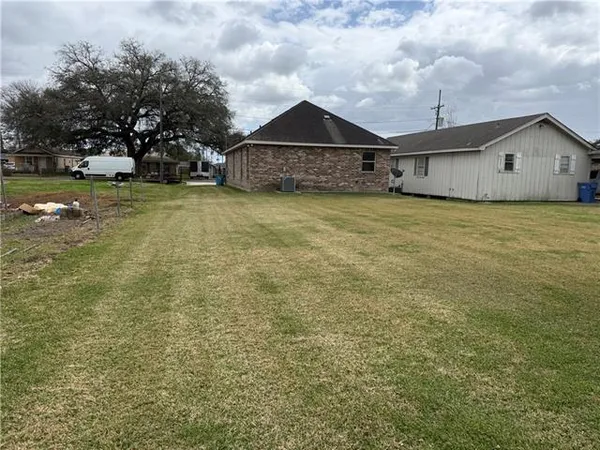 $1,750 | 204 Sellers Avenue, Luling, LA 70070