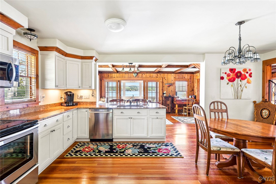 2408 Wave Way Skaneateles, NY 13152 - Photo 12 of 35