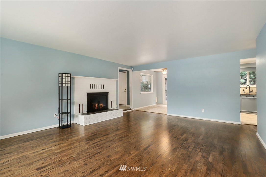 25651 Lake Fenwick Road Kent, WA 98032 - Photo 4 of 32 Gallery Image 4