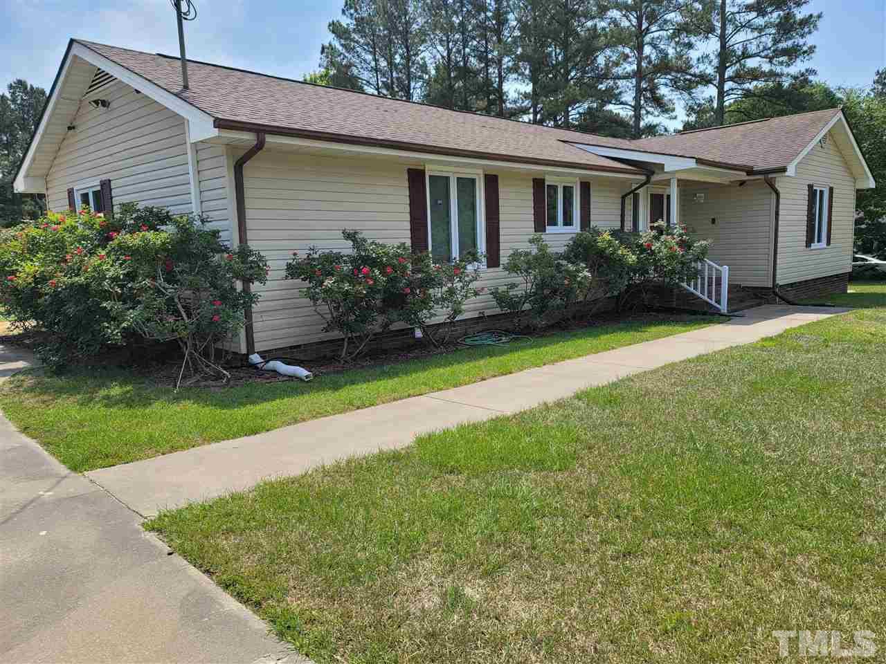1046 Tarheel Road Benson, NC 27504 - Photo 2 of 27 Gallery Image 2