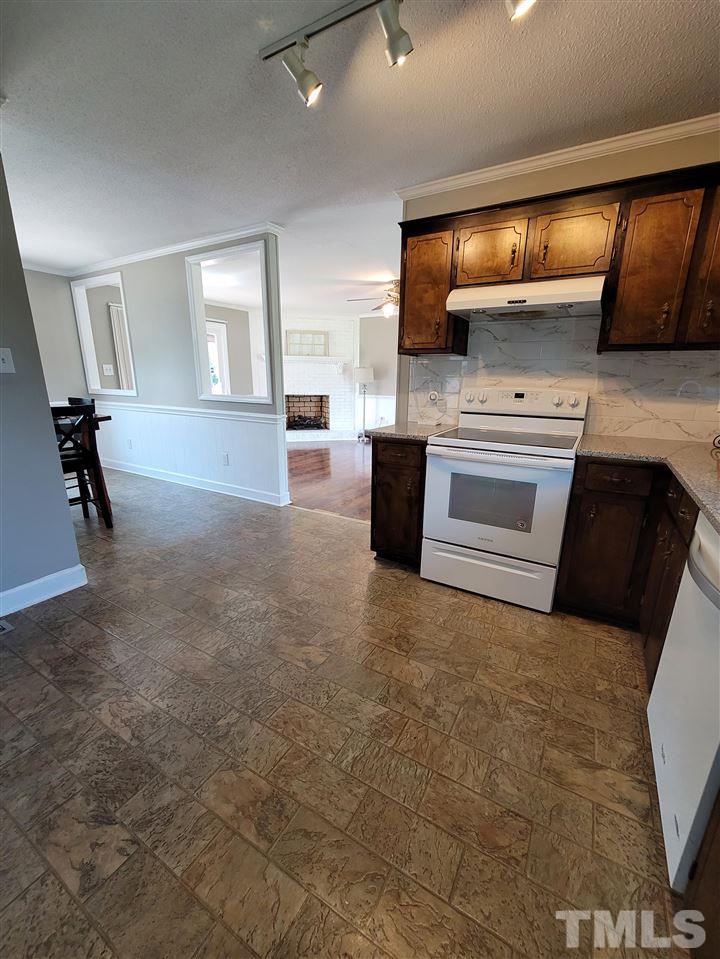 1046 Tarheel Road Benson, NC 27504 - Photo 7 of 27 Gallery Image 7