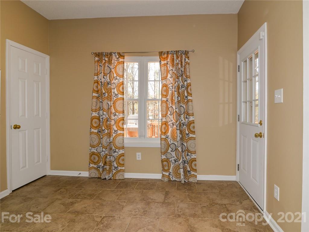 8611 Sam Dee Road Charlotte, NC 28215 - Photo 11 of 40 Gallery Image 11