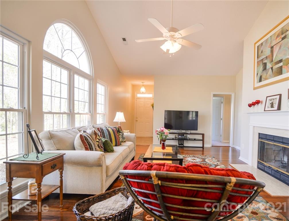 8611 Sam Dee Road Charlotte, NC 28215 - Photo 13 of 40 Gallery Image 13