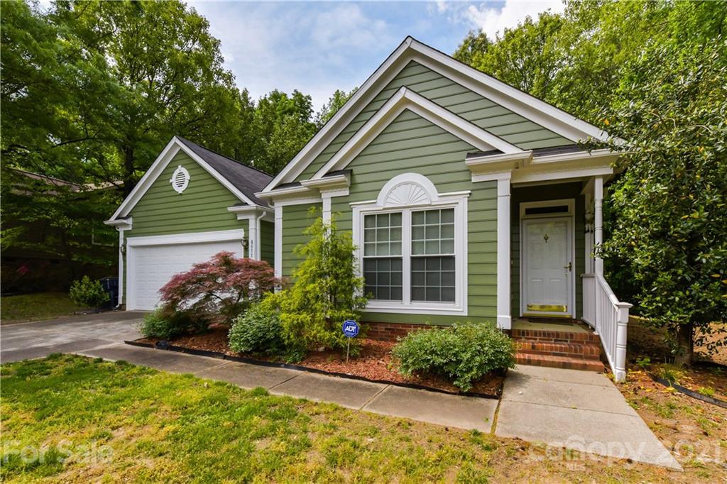 8611 Sam Dee Road Charlotte, NC 28215 - Photo 4 of 40 Gallery Image 4
