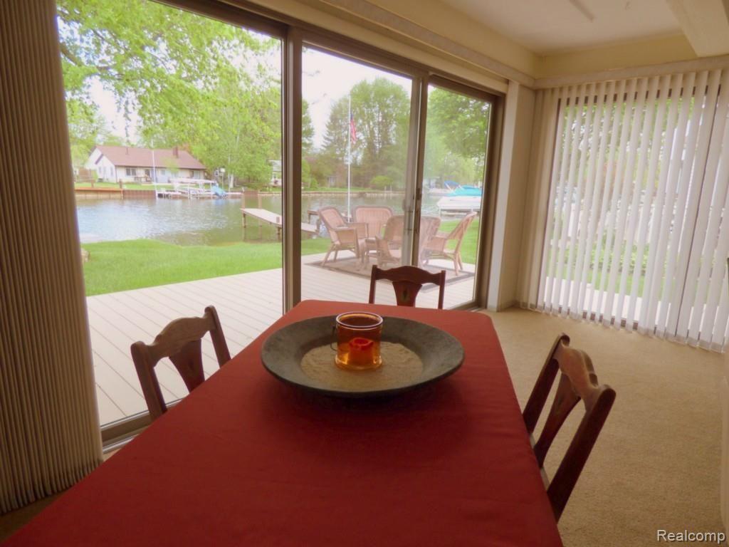 10965 Wynns Road Pinckney, MI 48169 - Photo 9 of 26 9 DINING AREA.jpg