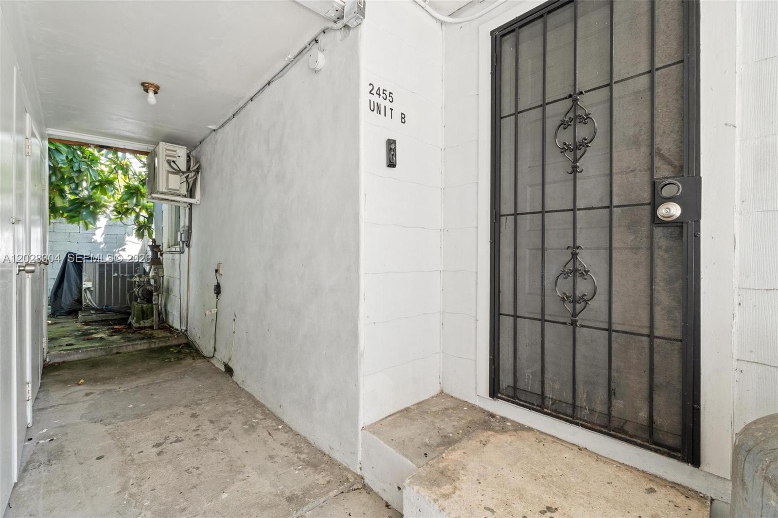 2453 Southwest 17th Street Miami, FL 33145 - Photo 23 of 37