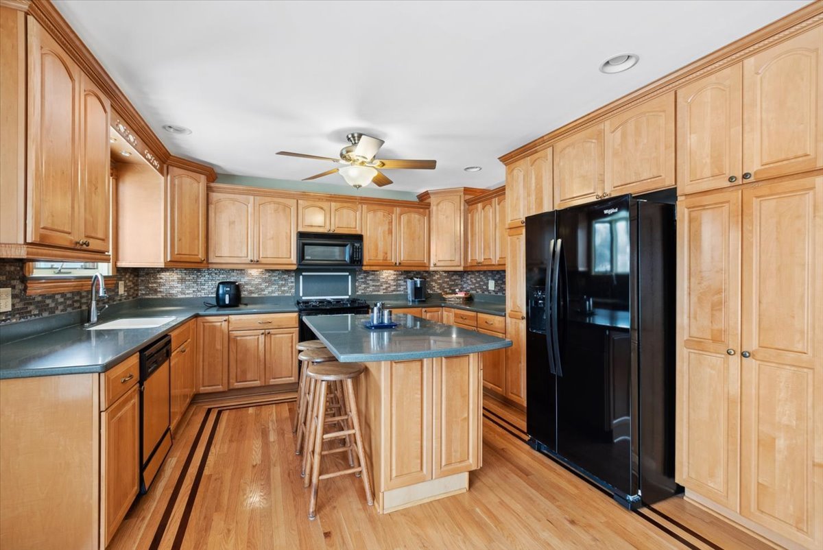 3505 Lyle Lane Crete, IL 60417 - Photo 2 of 19