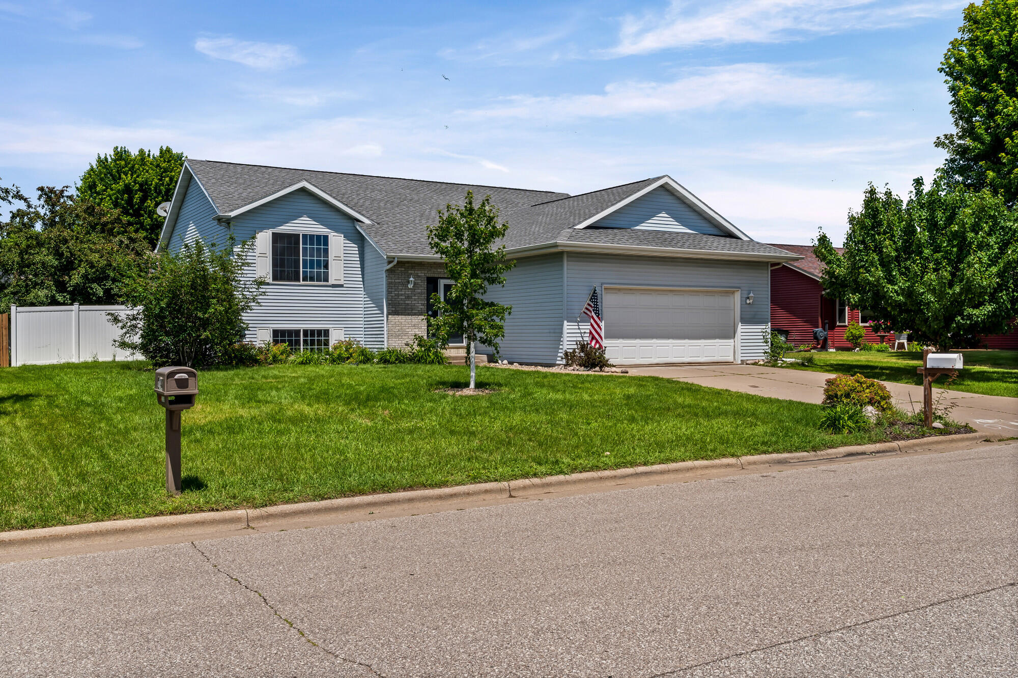 213 Kenneda Street Holmen, WI 54636 - Photo 2 of 39 2_dsc00736