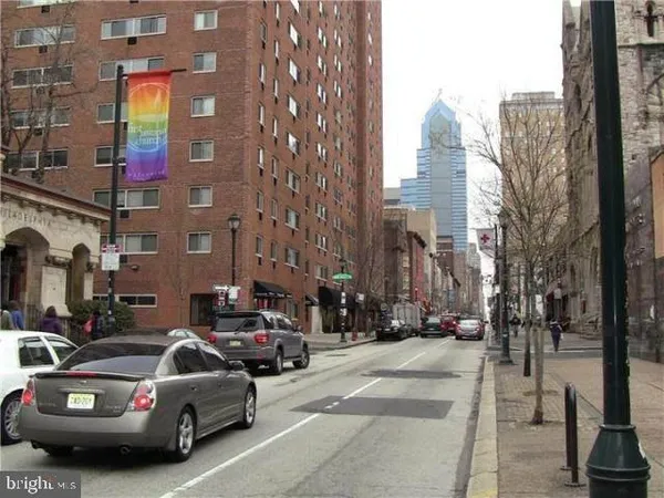 $1,573 | 2101-17 Chestnut Street, Unit 1616, Philadelphia, PA 19103
