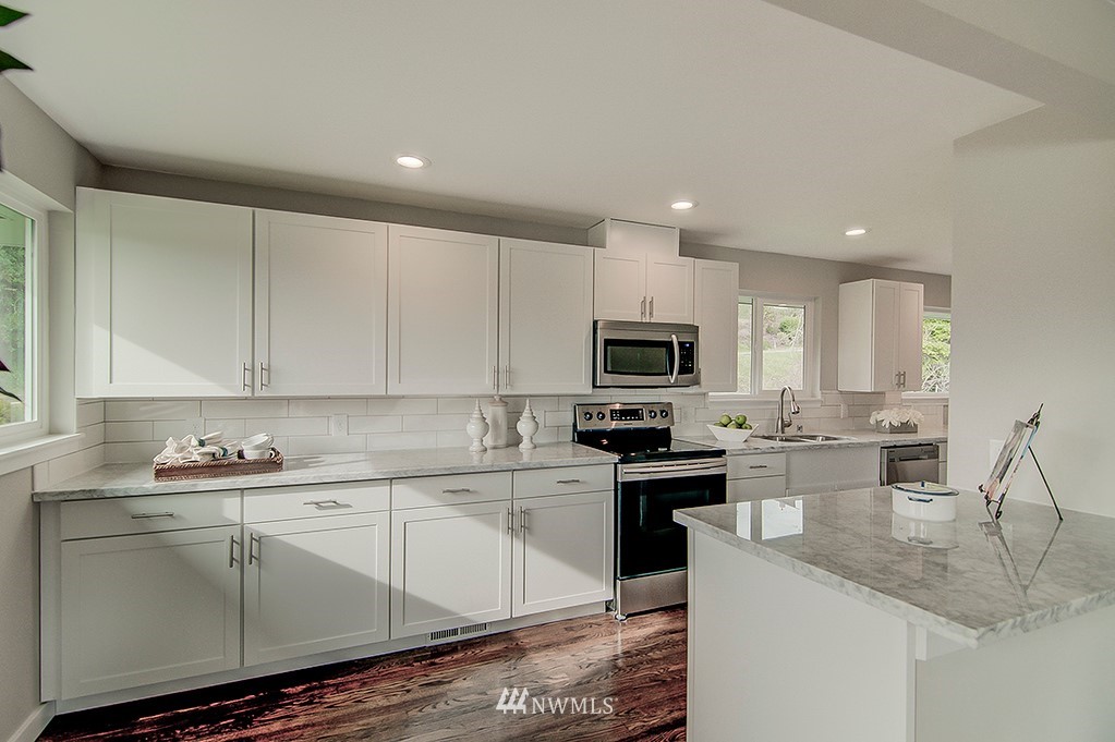 16653 Sylvester Road Southwest Burien, WA 98166 - Photo 9 of 21