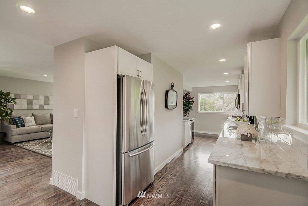 16653 Sylvester Road Southwest Burien, WA 98166 - Photo 10 of 21