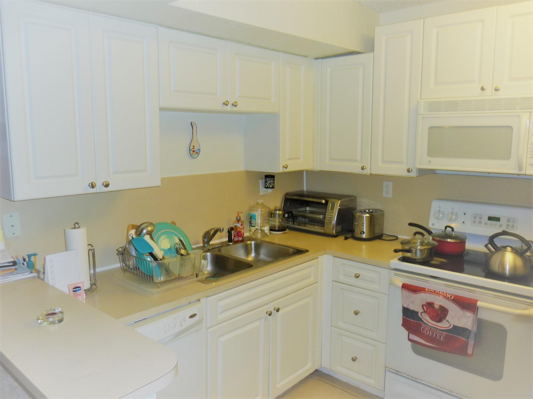 8273 Thames Boulevard, Unit C Boca Raton, FL 33433 - Photo 11 of 19 P1030817