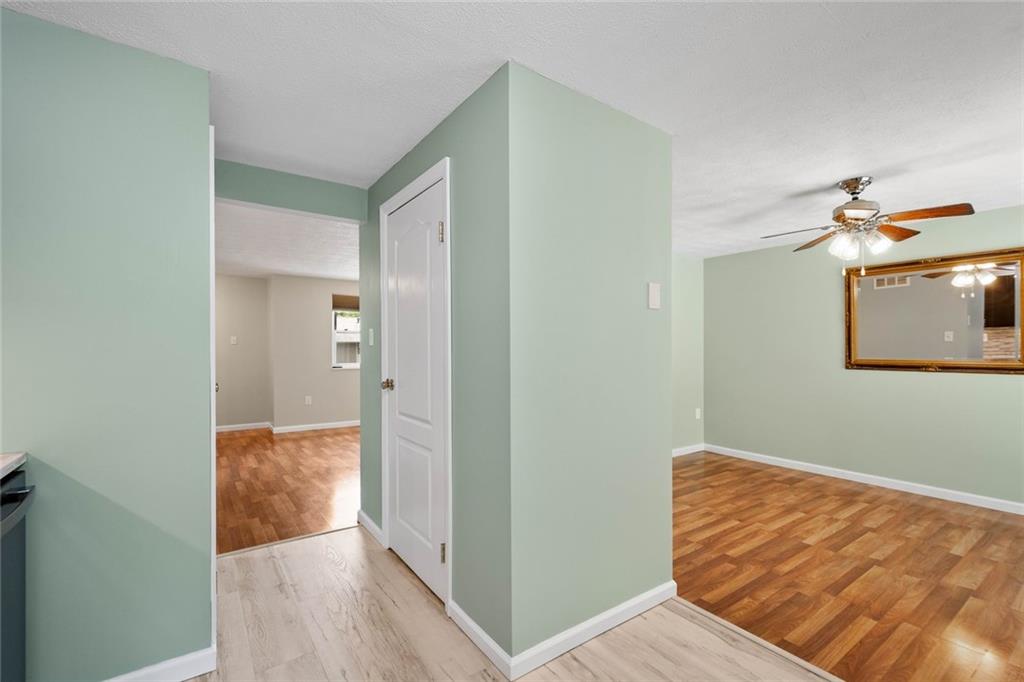 3125 Laurel Ridge Circle Bridgeville, PA 15017 - Photo 12 of 35