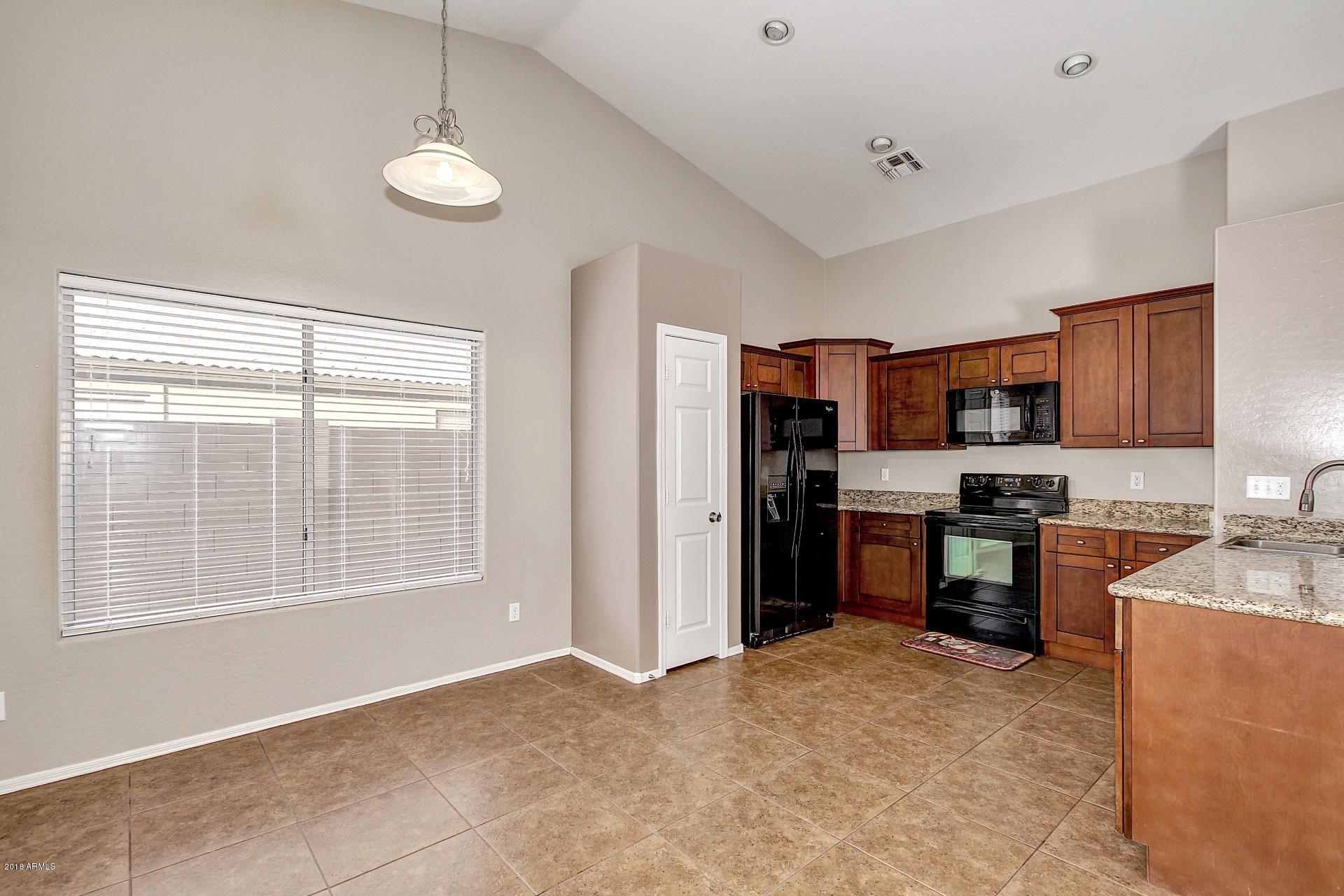 3263 East Woodside Way Gilbert, AZ 85297 - Photo 6 of 30 0014-Woodside - 3263 (12)