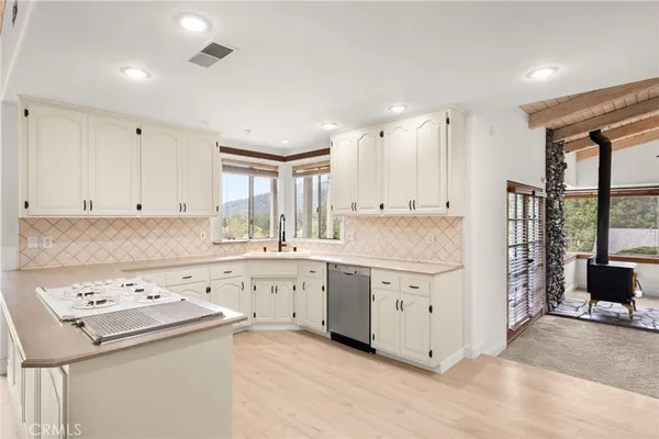 $550,000 | 1116 Highway 2, Wrightwood, CA 92397