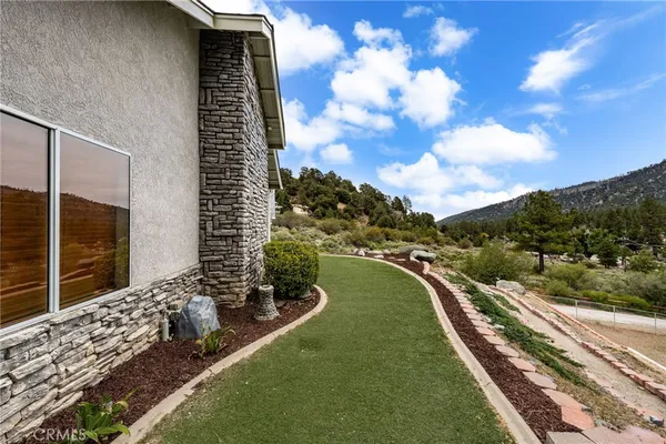 $550,000 | 1116 Highway 2, Wrightwood, CA 92397