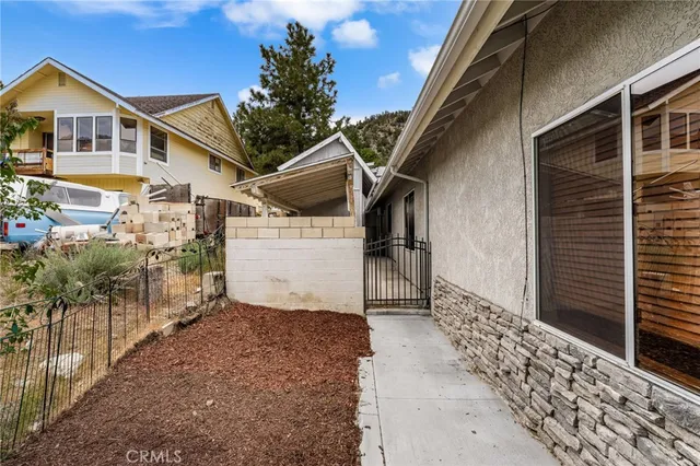 $550,000 | 1116 Highway 2, Wrightwood, CA 92397