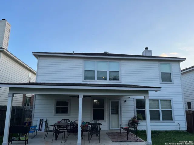 $2,400 | 15710 Robin View, San Antonio, TX 78255