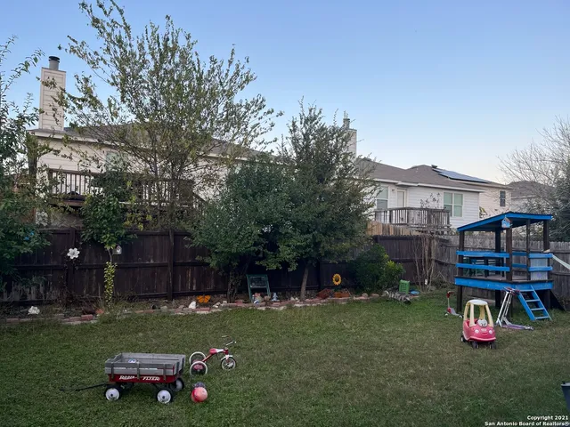 $2,400 | 15710 Robin View, San Antonio, TX 78255