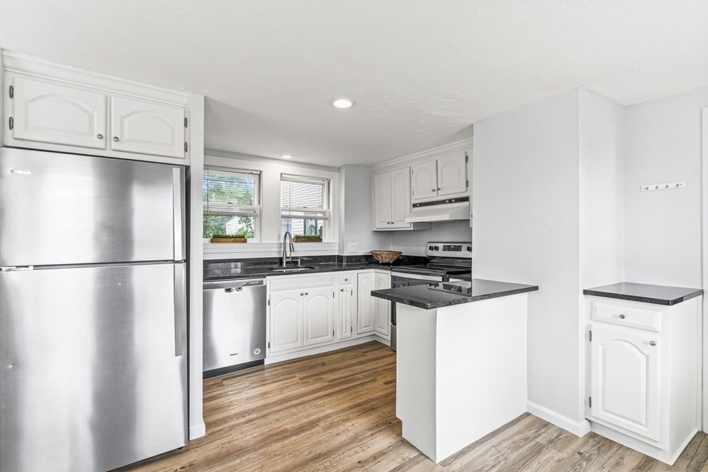 9 Lawrence Street, Unit 1 Woburn, MA 01801 - Photo 13 of 32